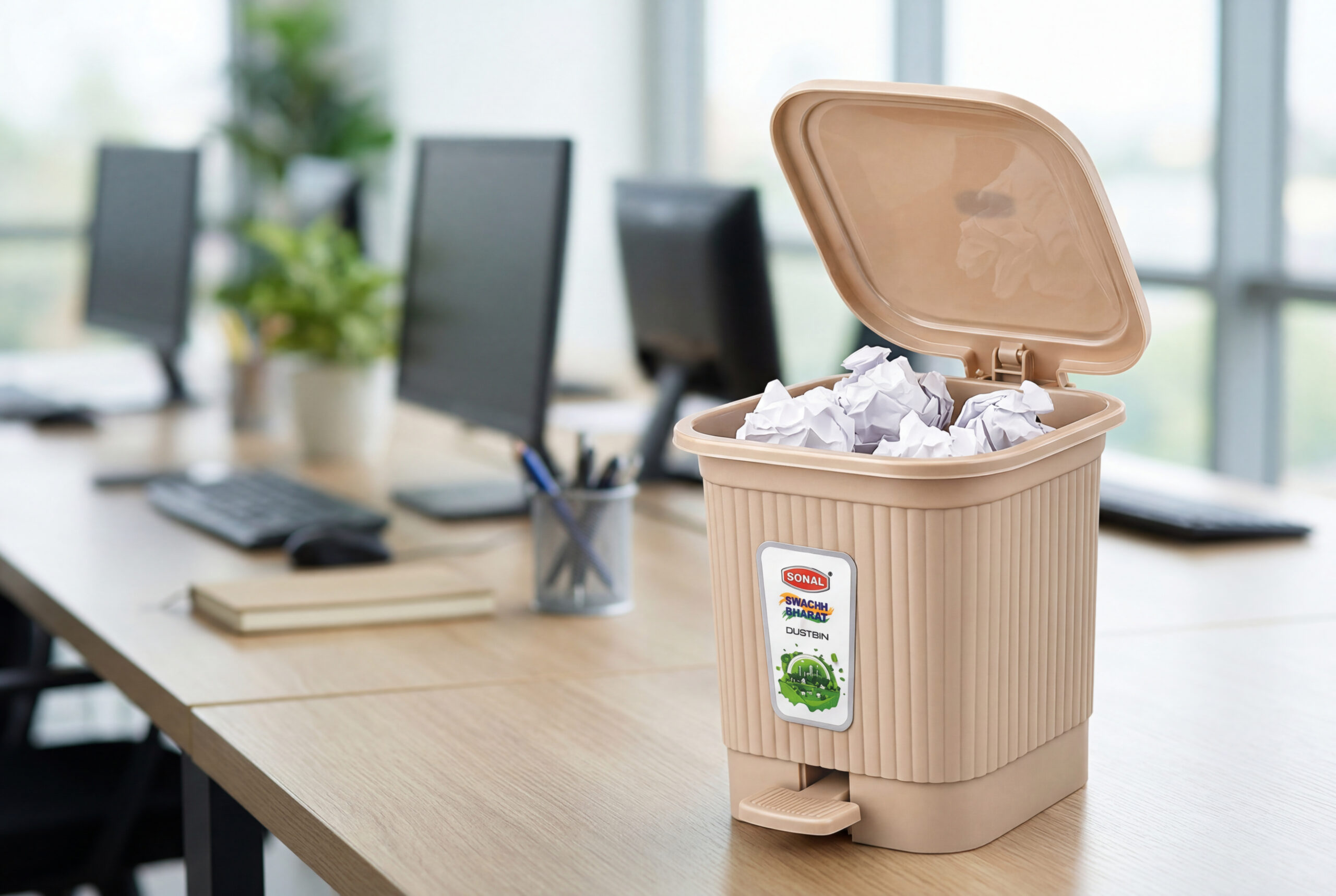 magnific__place-it-on-office-table-some-crumbled-paper-insid__29151